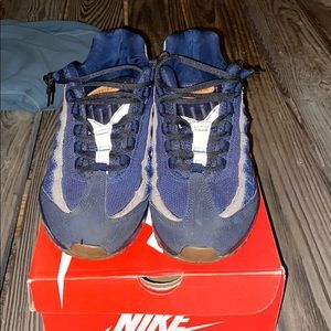 Nike Air Max Tennis Shoe